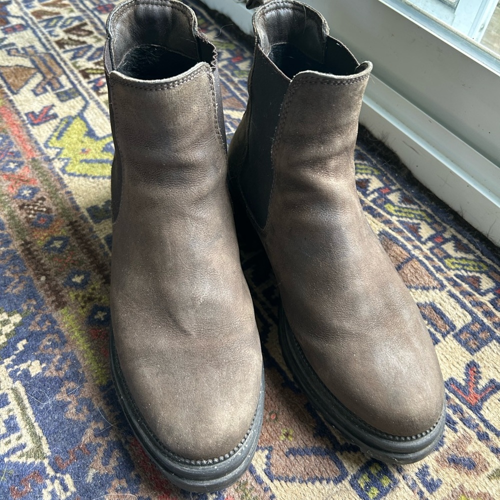 Bueno olive lug boots